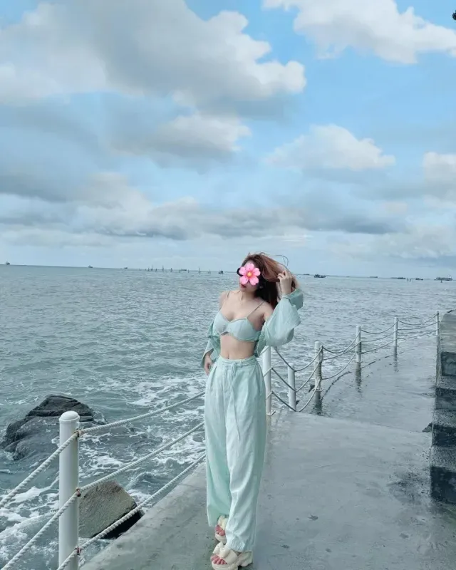 Gái gọi 777 - Siêu phẩm mét 73 đáng đồng tiền bát gạo