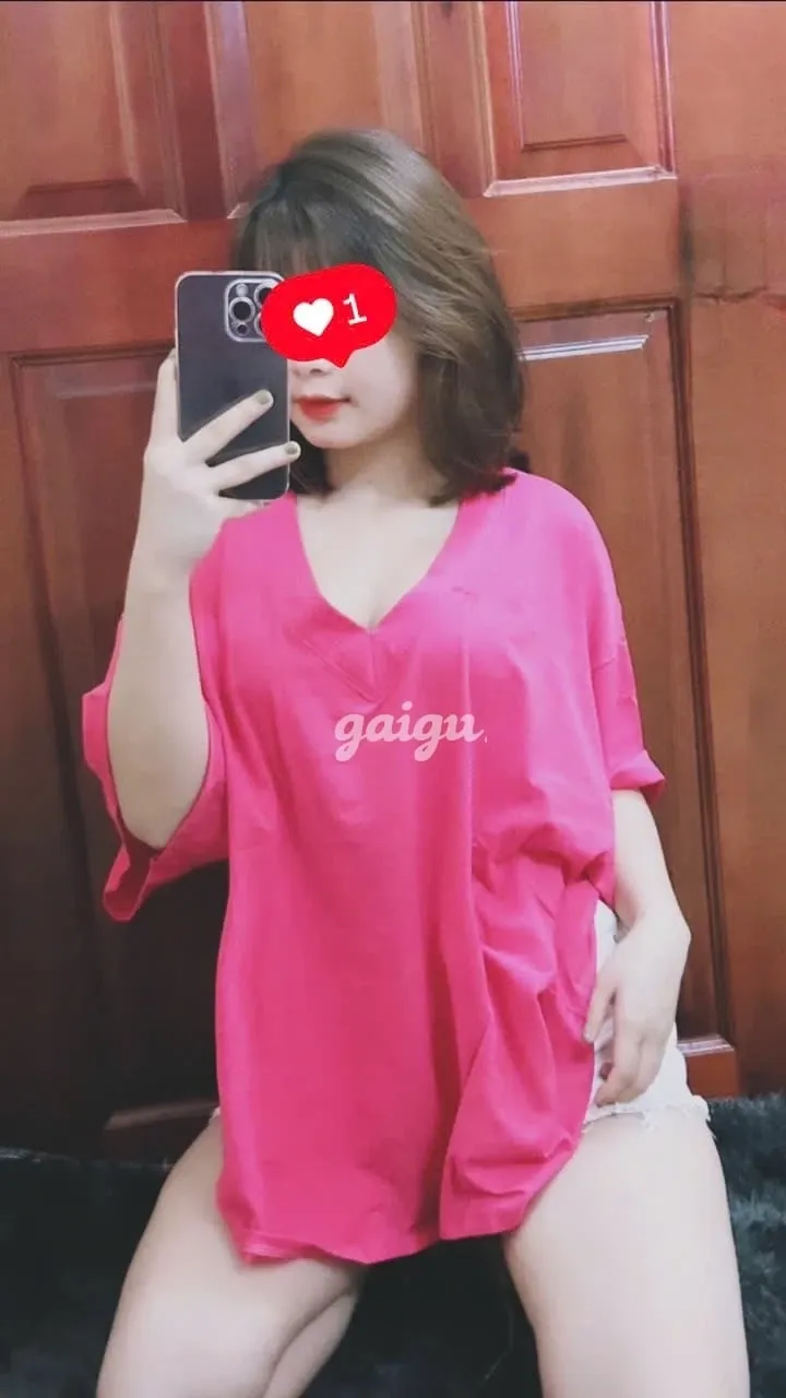 Linh NhiHÀNG HÓT BÍM SIÊU ĐẸP HỒNG HÀO VÍP - Gái gọi 777