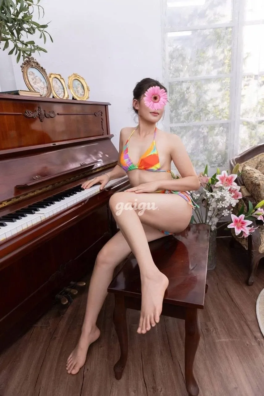 LY LY - Dẫm nữ sexy - Ngoan xinh chiều khách - vào gaigu.link khi bị chặn - Gái gọi 777