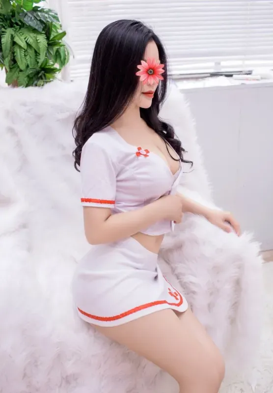 Hotgirl Bảo Hân - Rất Xinh Gái Và Ngoan Ngoãn, Nhẹ Nhàng Tình Cảm, Gặp Em Chỉ Có Phê