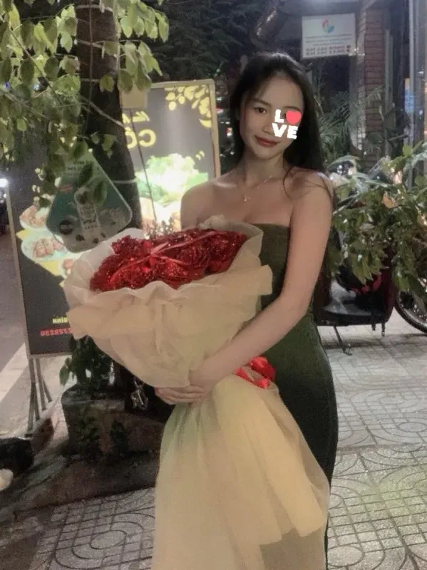 (Ngừng phục vụ)ÁI LINH ❤️ Lần Đầu Đi Làm, Lolita Non Tơ, Núm Nhỏ Chim Lưa Thưa - Gái gọi 777