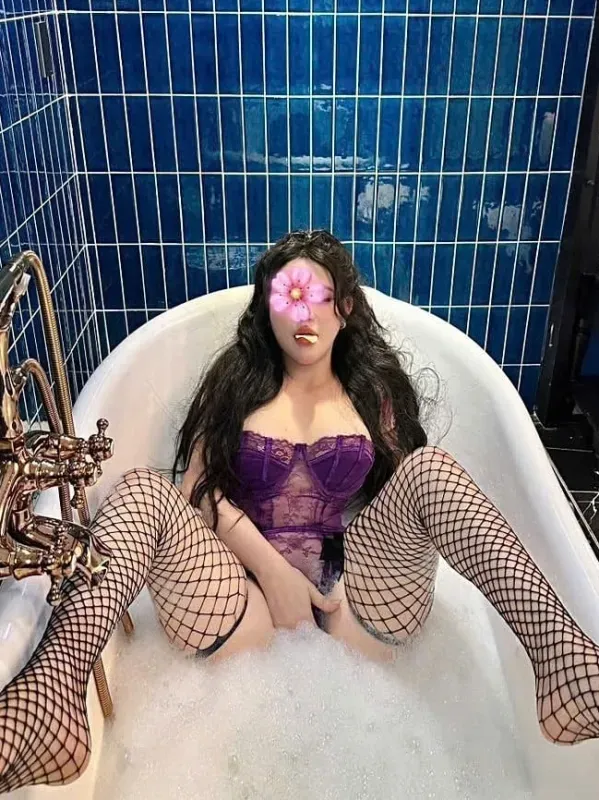 (Ngừng phục vụ)Vũ Hạ_Girl Xinh Đáng Yêu - Khuôn Mặt Đẹp - Body Sexy Rực Lửa - Gái gọi 777