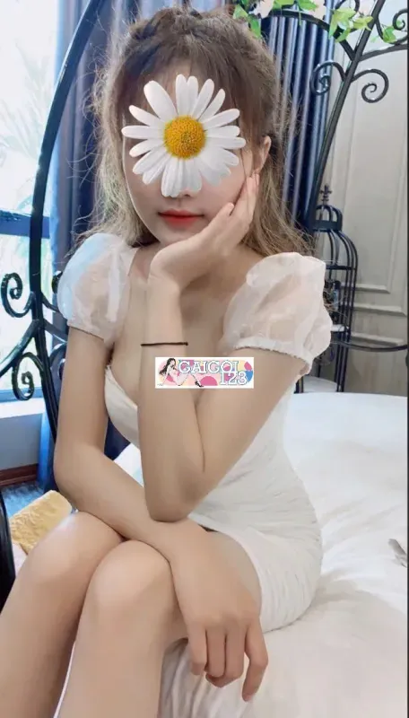 (Ngừng phục vụ)Bé Huyền ❤️ ngoan xinh yêu chiều khách như người yêu - Gái gọi 777