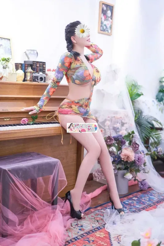 Gái gọi 777 - EM GÁI NGỌC ANH - Vú To - Da TRẮNG MỊN VÀ PHỤC VỤ NHIỆT TÌNH CHU ĐÁO